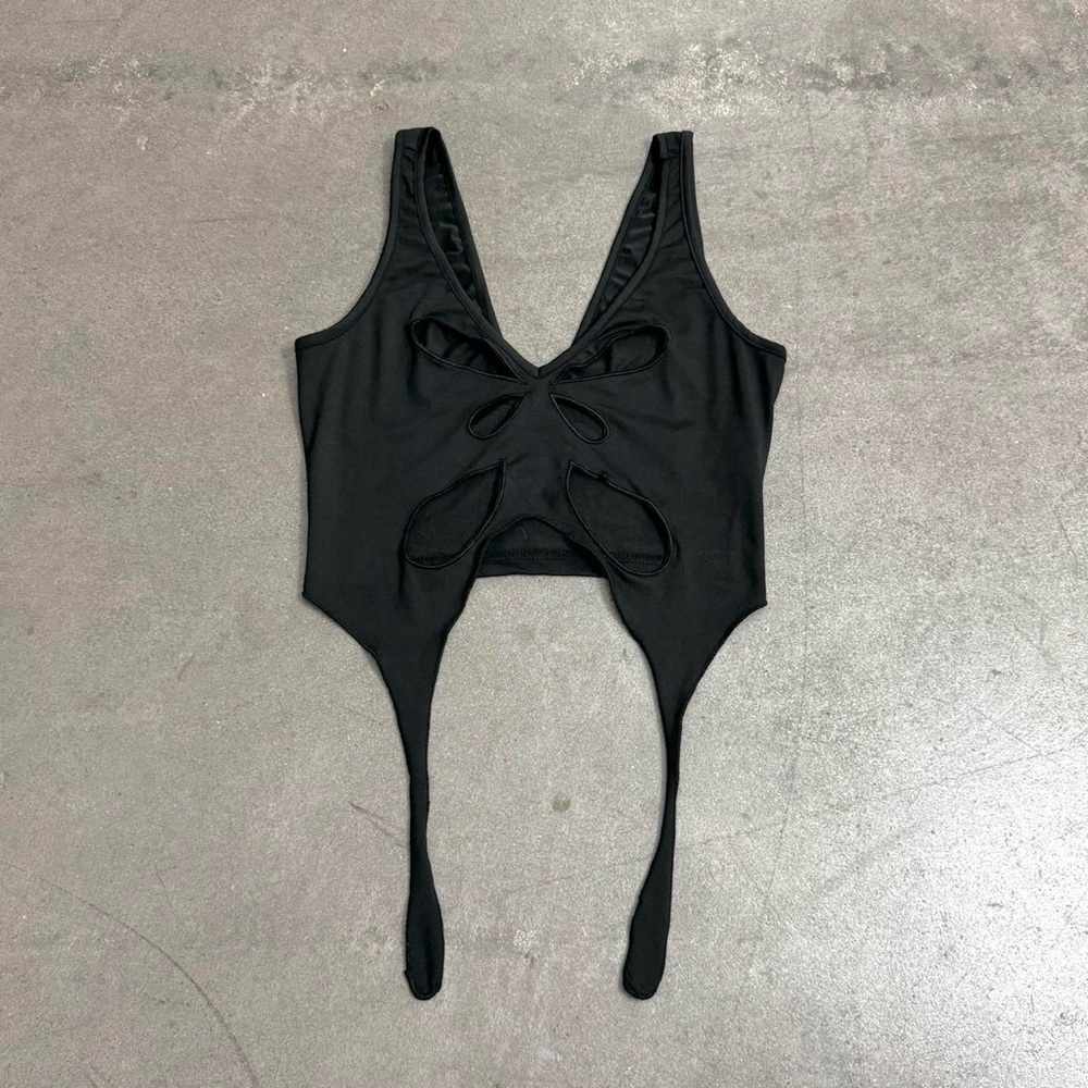 Cut Out Tank